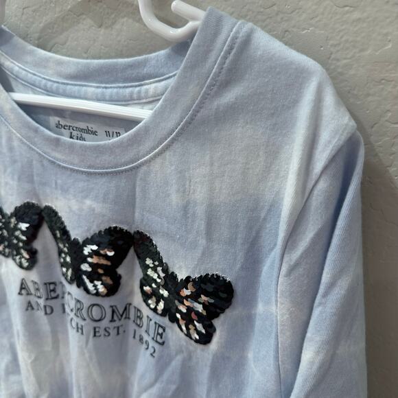 Abercrombie Kids Blue Tie Dye Butterfly Sequins Short Sleeve Shirt - Picture 2 of 6